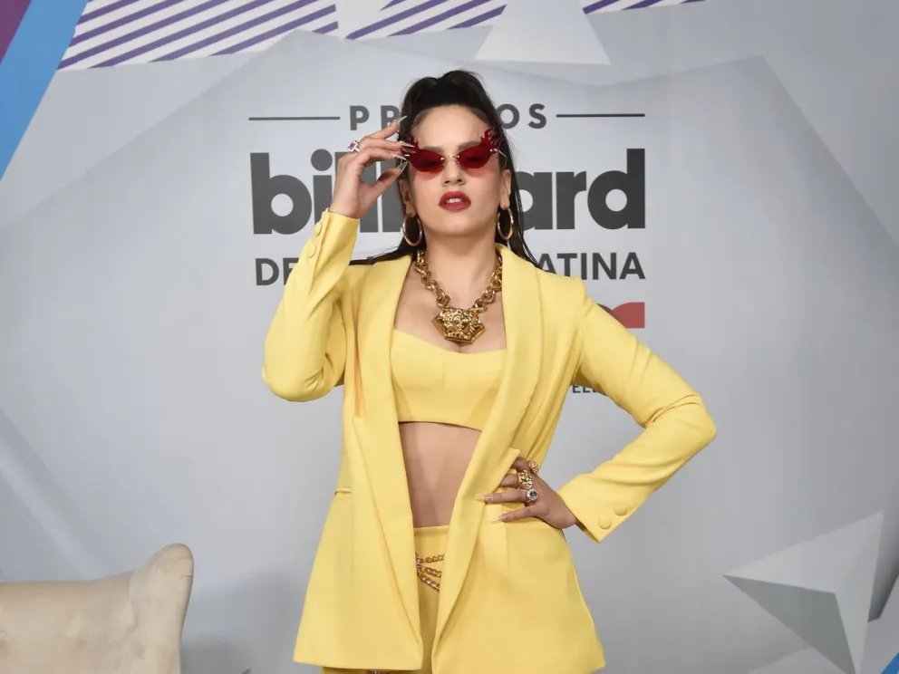 Rosalía impacta con su belleza al posar con este deslumbrante maquillaje