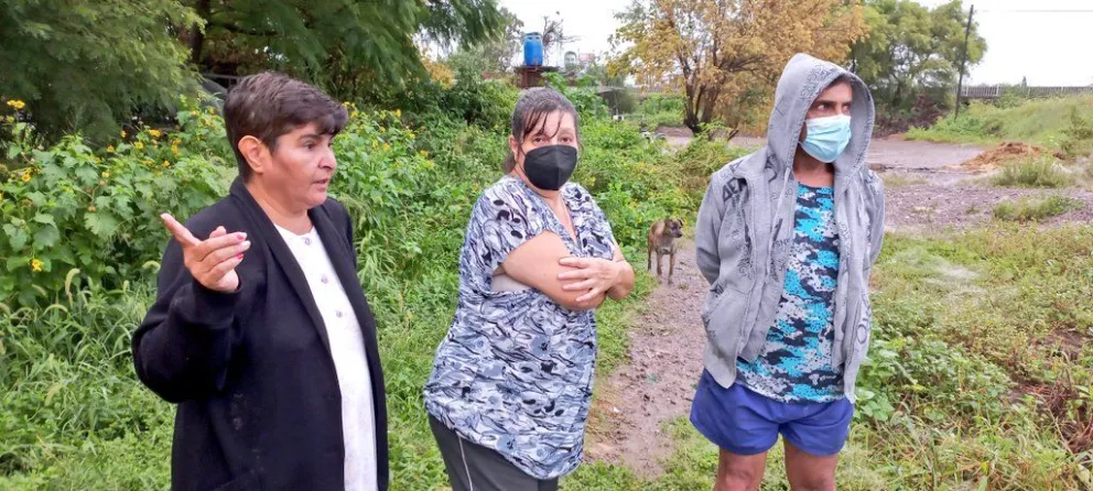 Terror y desesperación: avanza el RÍo Arenales y los vecinos de la zona temen lo peor