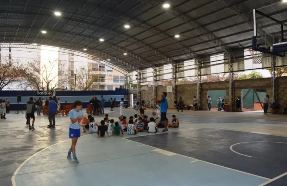Entrenador denunciado: un caso de abuso sexual mancha al equipo de básquet de Gimnasia y Tiro 