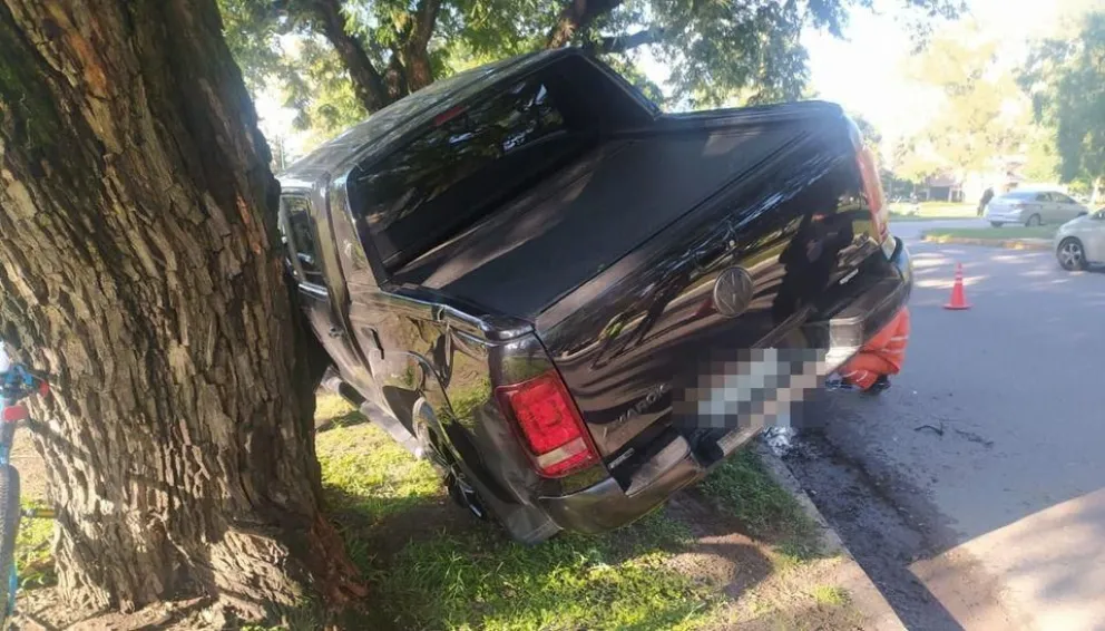 Ebrio al volante chocó contra un patrimonio histórico de la ciudad