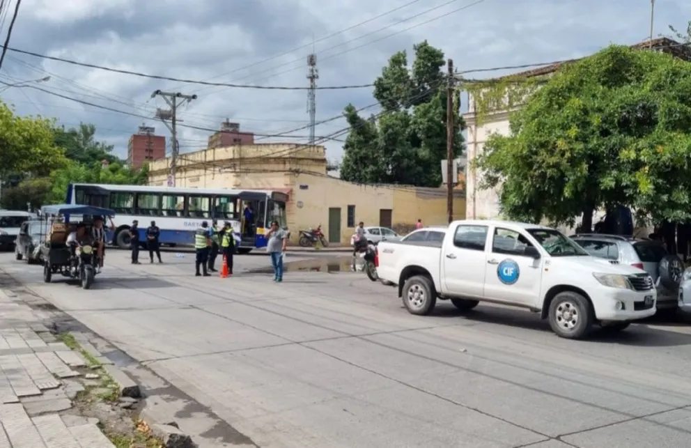 Dolor: una familiar de la mujer que murió tras caer de un colectivo Saeta busca hacer justicia 