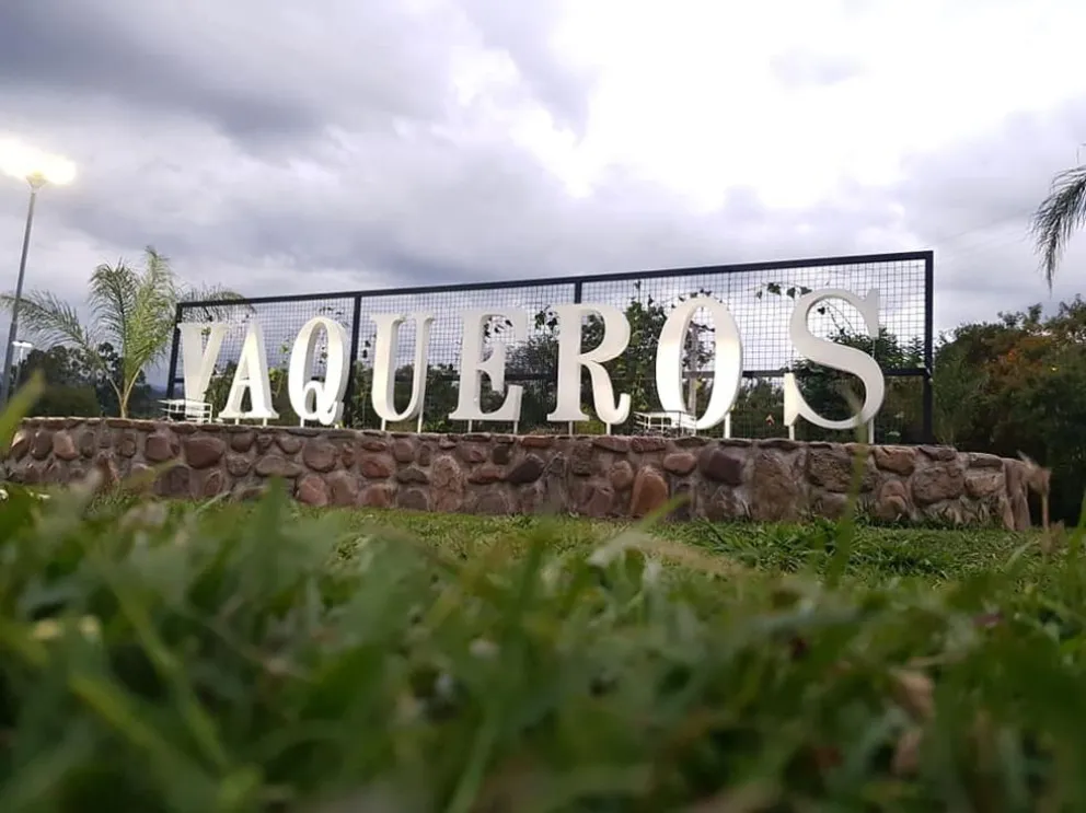 Ante la falta de agua en Vaqueros, le entregaron una obra fantasma