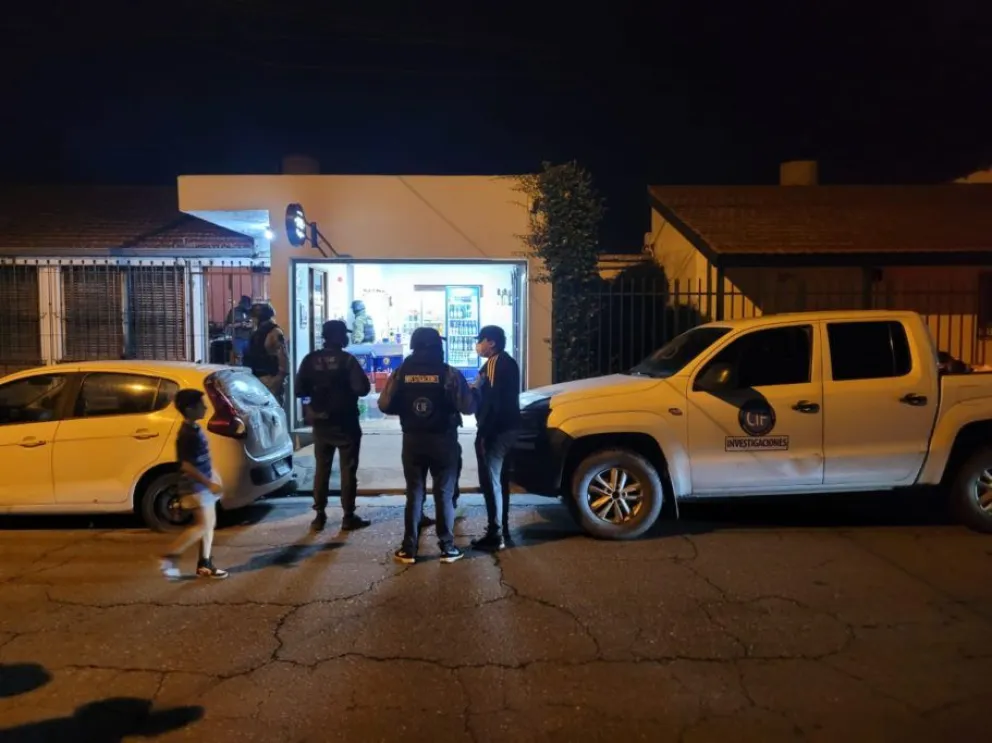 Vendían drogas bajo la fachada de delivery: uno de los imputados es madre de un bebe