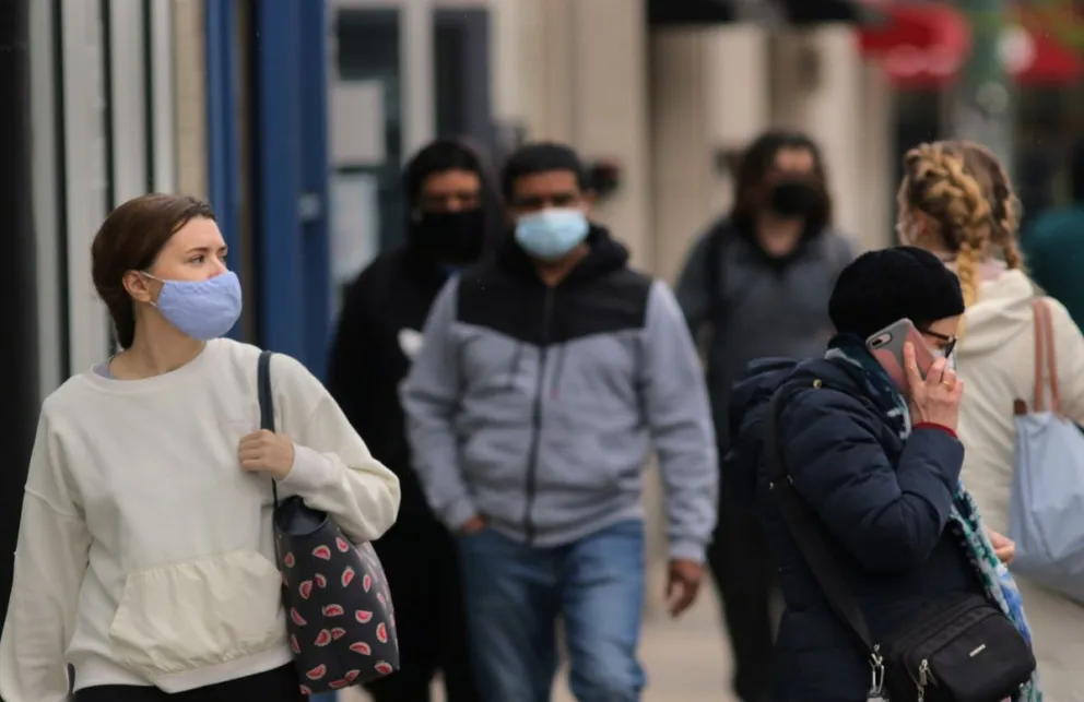 Coronavirus en Argentina: la curva de contagios bajó abruptamente este domingo