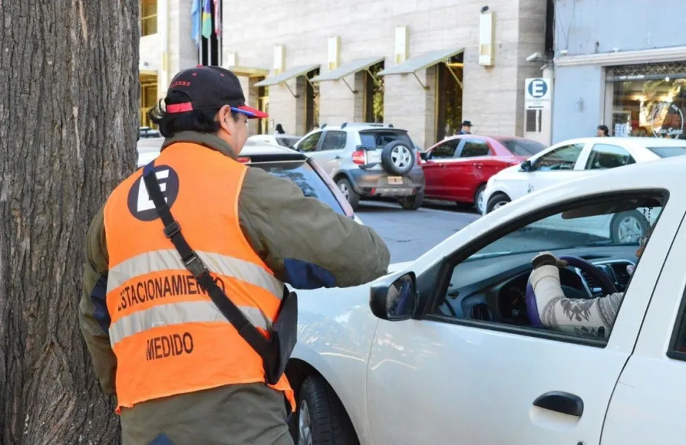¿Caro o barato? Salteños opinaron sobre el aumento del estacionamiento medido 