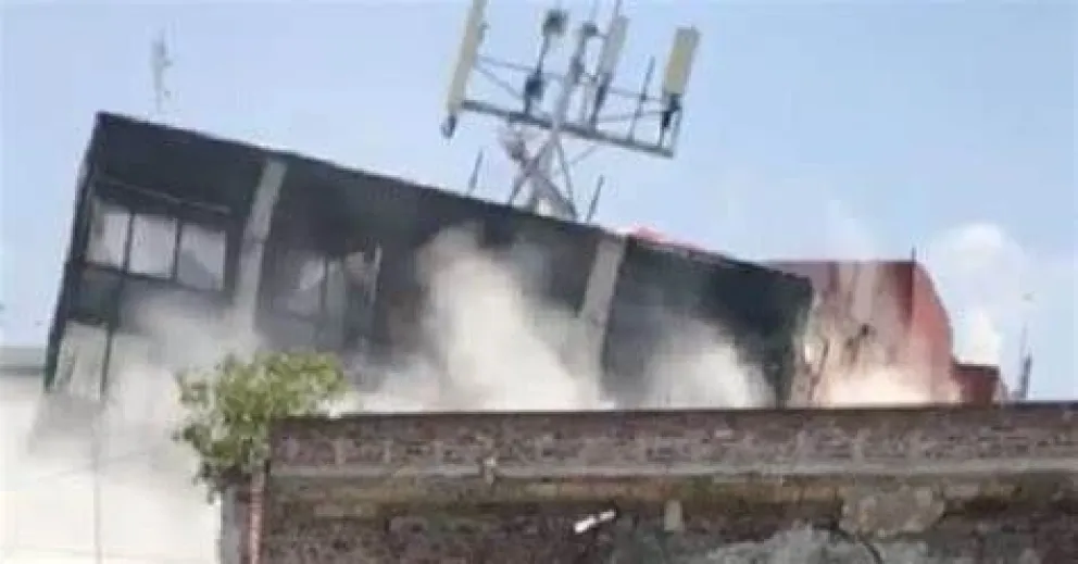  Advierten sobre una céntrica edificación al borde del colapso