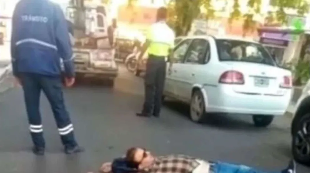 Intento de todo para impedir que le remolquen el auto