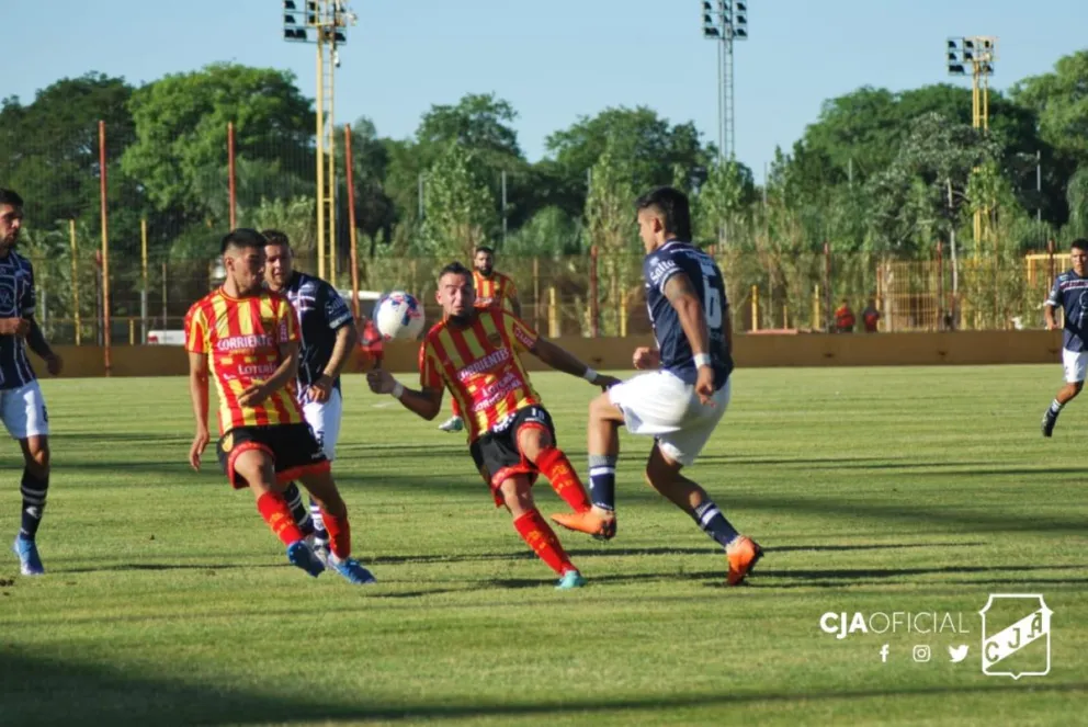 Juventud Antoniana rescató un punto en su debut en el Federal A