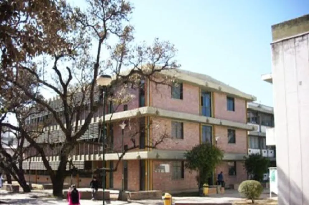 Otro escándalo salpica a la UNSa: ahora con estudiantes de enfermería