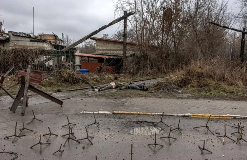 “Enterrados en parques y entre los escombros”: así están los habitantes de Irpin, Ucrania