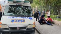 Una mujer tuvo un accidente y convulsionó en la vía pública y la ambulancia tardo un montón en llegar