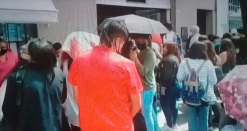 Caos y cuello de botella en las oficinas de SAETA