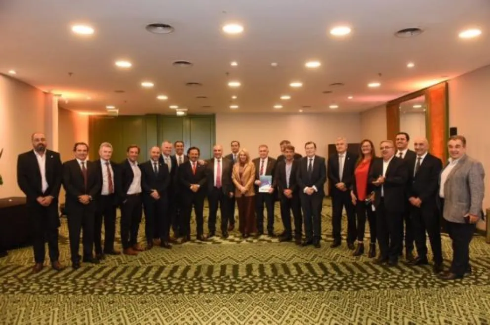 Se llevó a cabo una reunión entre los Gobernadores del Norte y el presidente de las Uniones Industriales