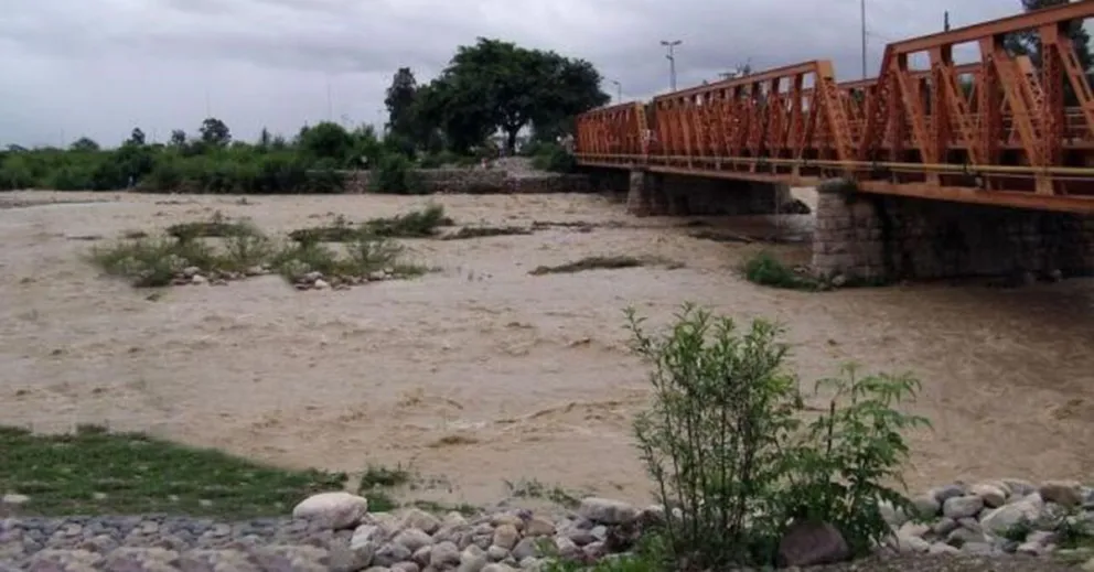 Encuentran un cuerpo en el Río Vaqueros
