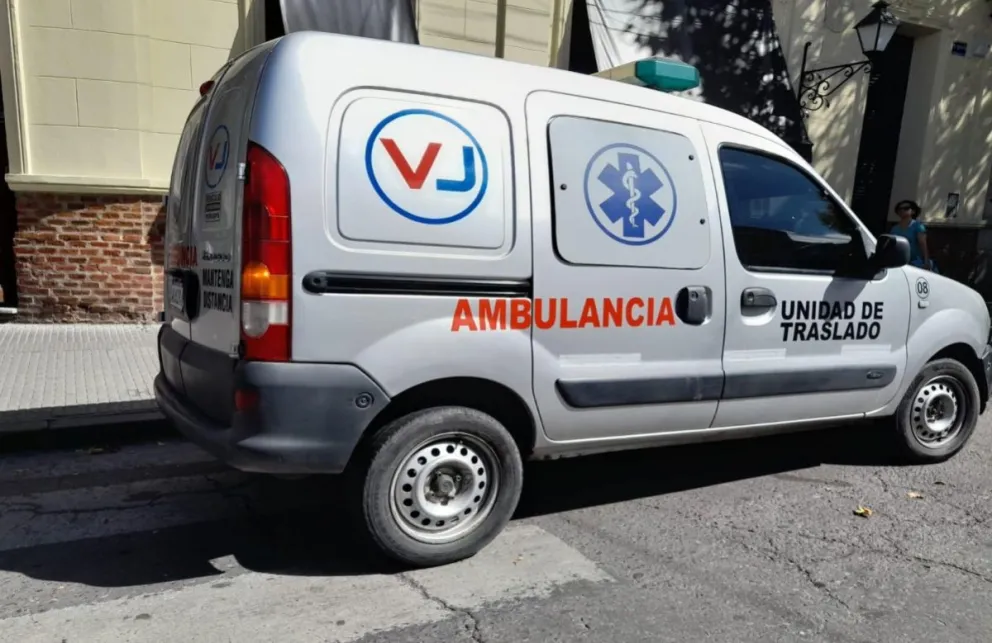 Ni una ambulancia se salva: intentaron robarla y mirá lo que les pasó