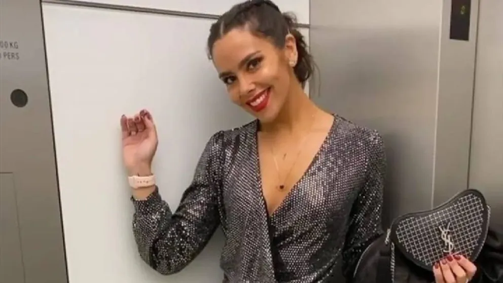 La quiere borrar: Cristina Pedroche cuelga una foto pero todos se fijan en lo mismo ¿Qué esconde?