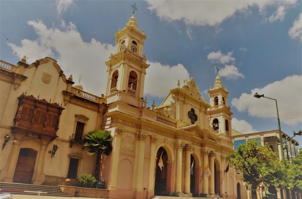 Los fieles se preparan para el "Miércoles de Ceniza": los horarios en que se impartirán las misas en la Catedral