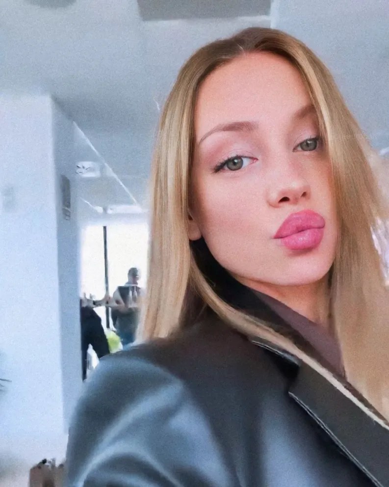 Ester Expósito deslumbra Instagram al posar con estos looks de temporada