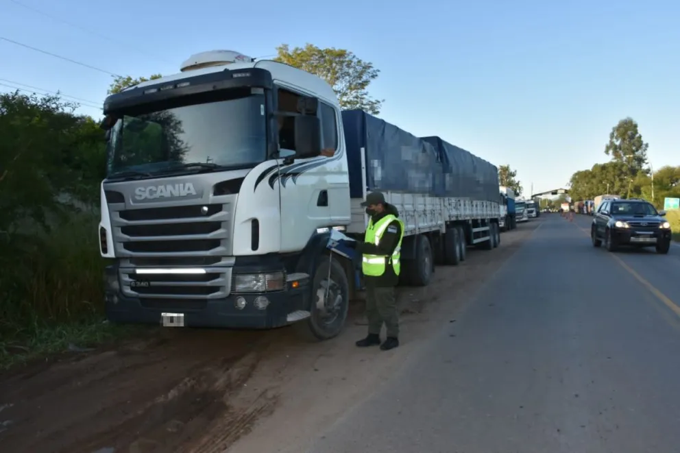 Imponente operativo en Aguaray: se decomisaron toneladas de contrabando de maíz