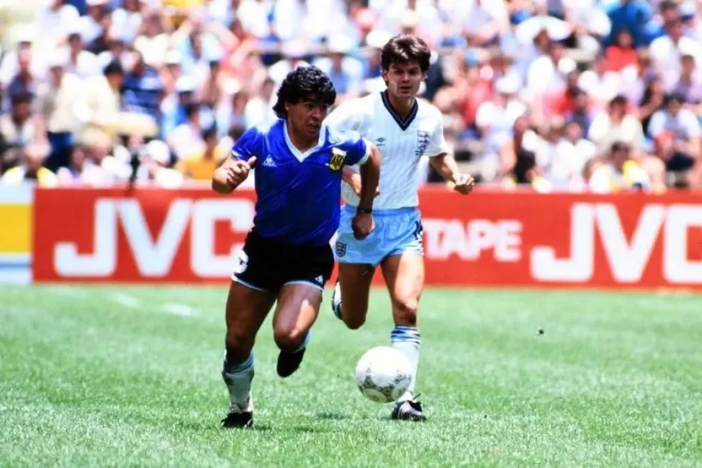 Subasta camiseta de maradona.