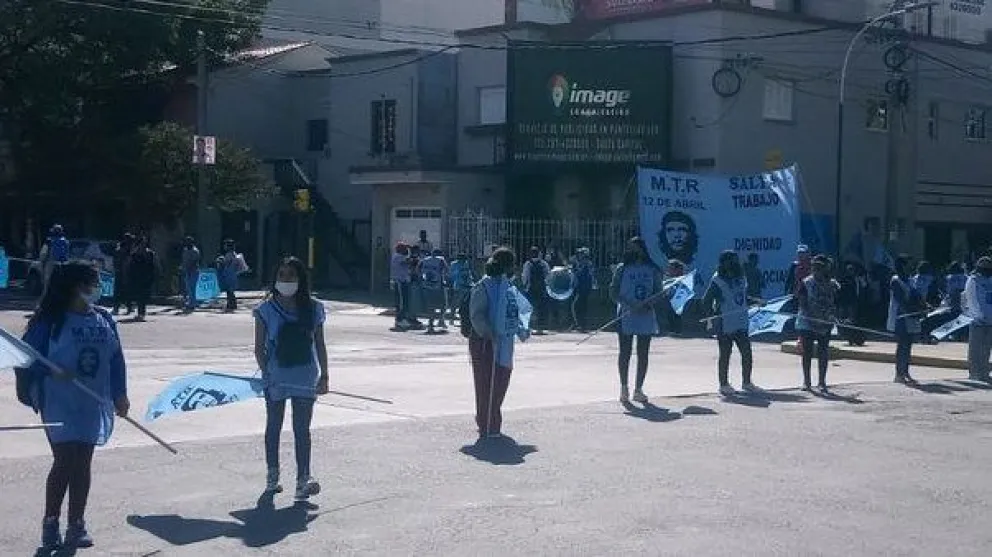 Cortes y desvíos: marchan las Organizaciones Sociales