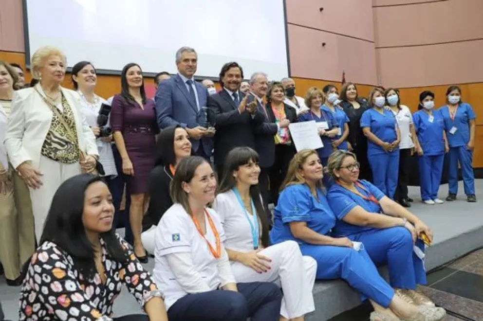 Gustavo Sáenz resaltó con un premio al establecimiento público Arturo Oñativia