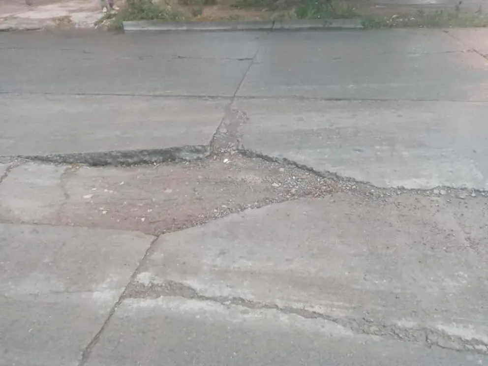 Así no se puede manejar: el terrible estado de las calles en Salta
