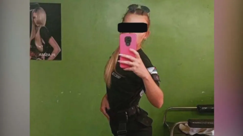 Una de las dos mujeres policiales