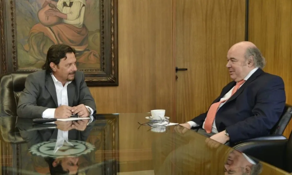 Renuncia del ministro de gobierno: Gustavo Sáenz  apoyó a Abel Cornejo 