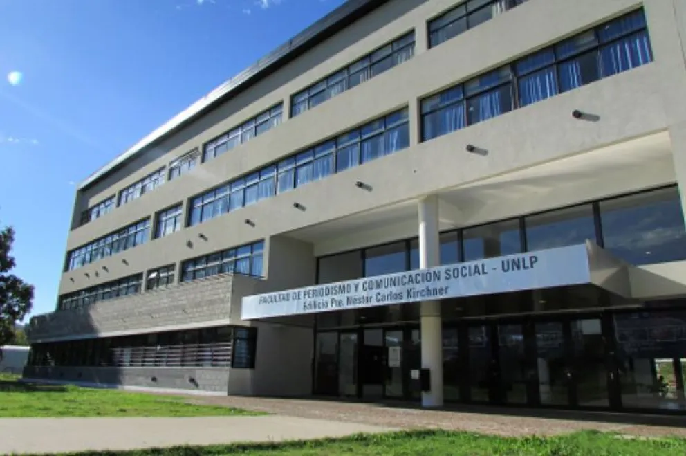 Por primera vez la Universidad Nacional de La Plata entregó un título no binarie