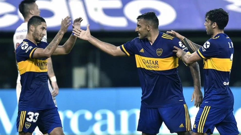 La Bombonera es una fiesta: Boca goleó a Barracas Central y sigue en carrera