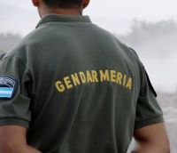 Gendarme fue agredido brutalmente por sus colegas por ser "un mugriento más"